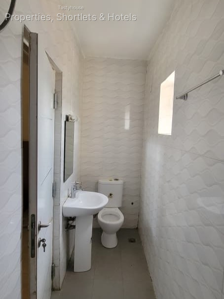 2-BEDROOM APARTMENT