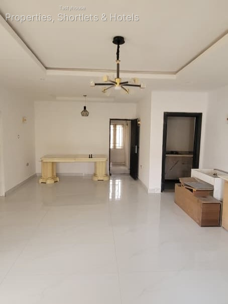2-BEDROOM APARTMENT