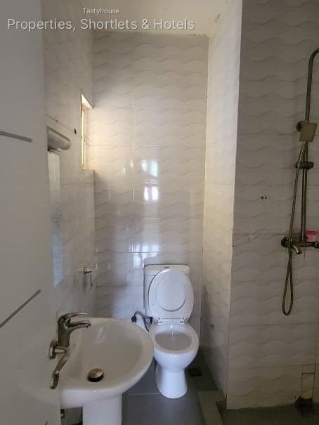 2-BEDROOM APARTMENT