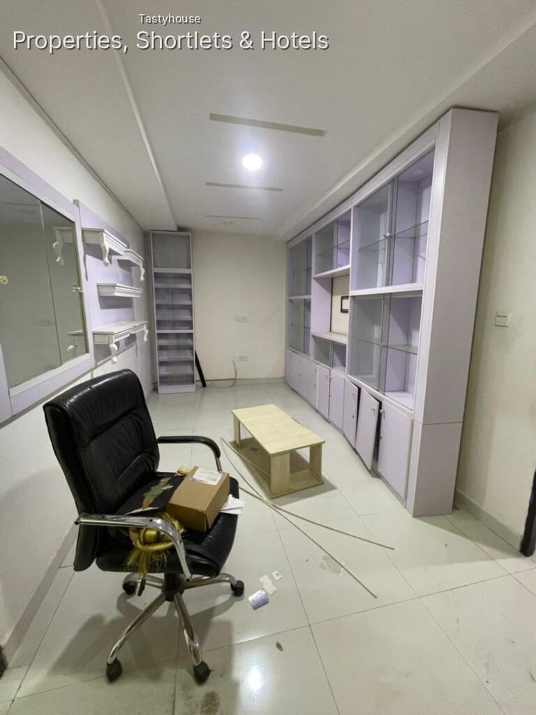4 BEDROOM TERRACE DUPLEX WITH BQ