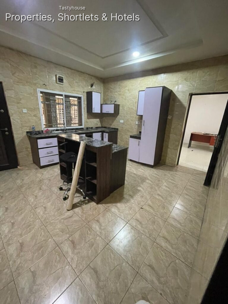 4 BEDROOM TERRACE DUPLEX WITH BQ