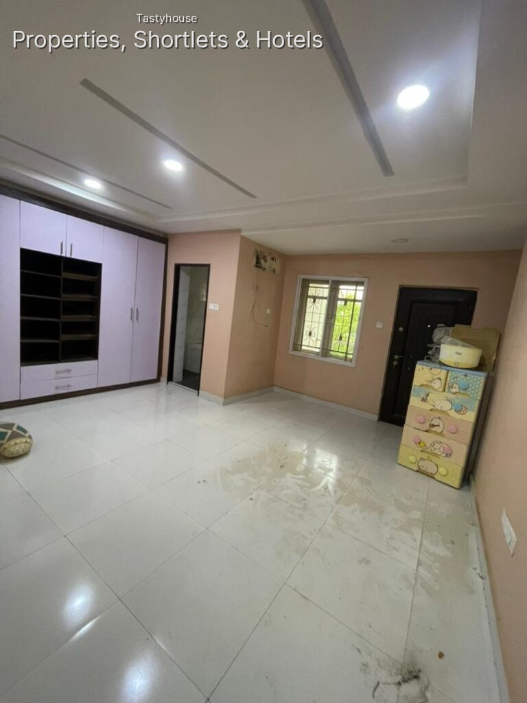 4 BEDROOM TERRACE DUPLEX WITH BQ