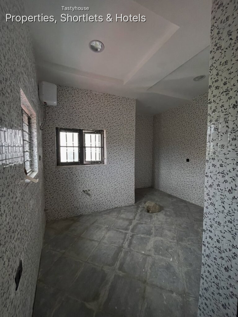 A spacious and tastefully finished 4 bedroom duplex