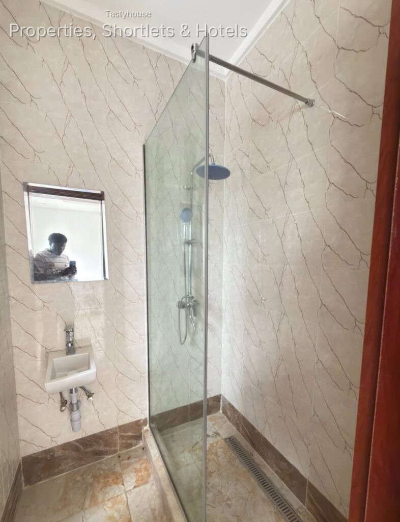 NEWLY BUILT3 BEDROOM FLAT