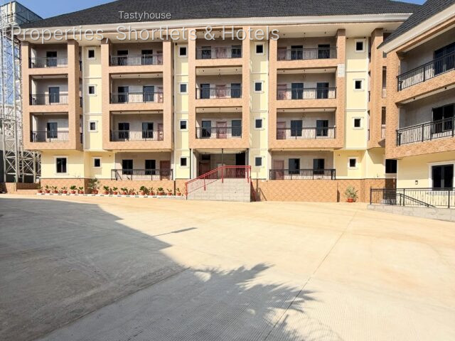 2 & 3 BEDROOM APARTMENT, WITH 1BQ
