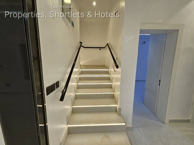 NEWLY BUILT FULLY FINISHED 5 BEDROOMS