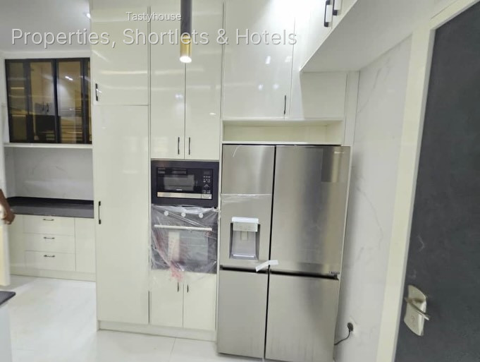 NEWLY BUILT FULLY FINISHED 5 BEDROOMS