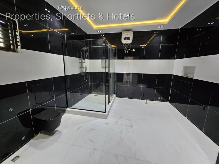 NEWLY BUILT FULLY FINISHED 5 BEDROOMS