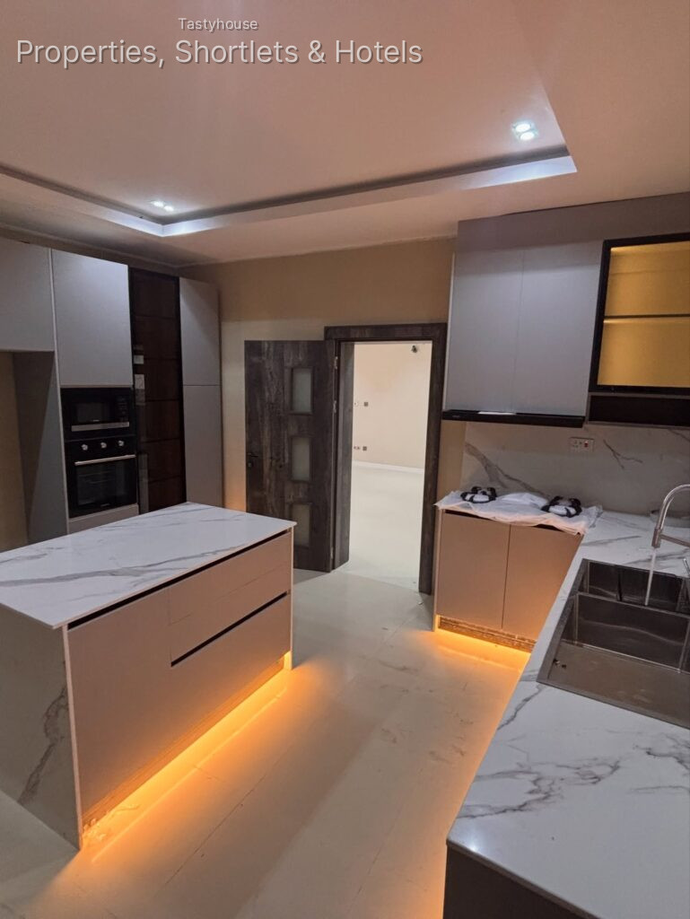 BRAND NEW PREMIUM5 BEDROOM & BỌ