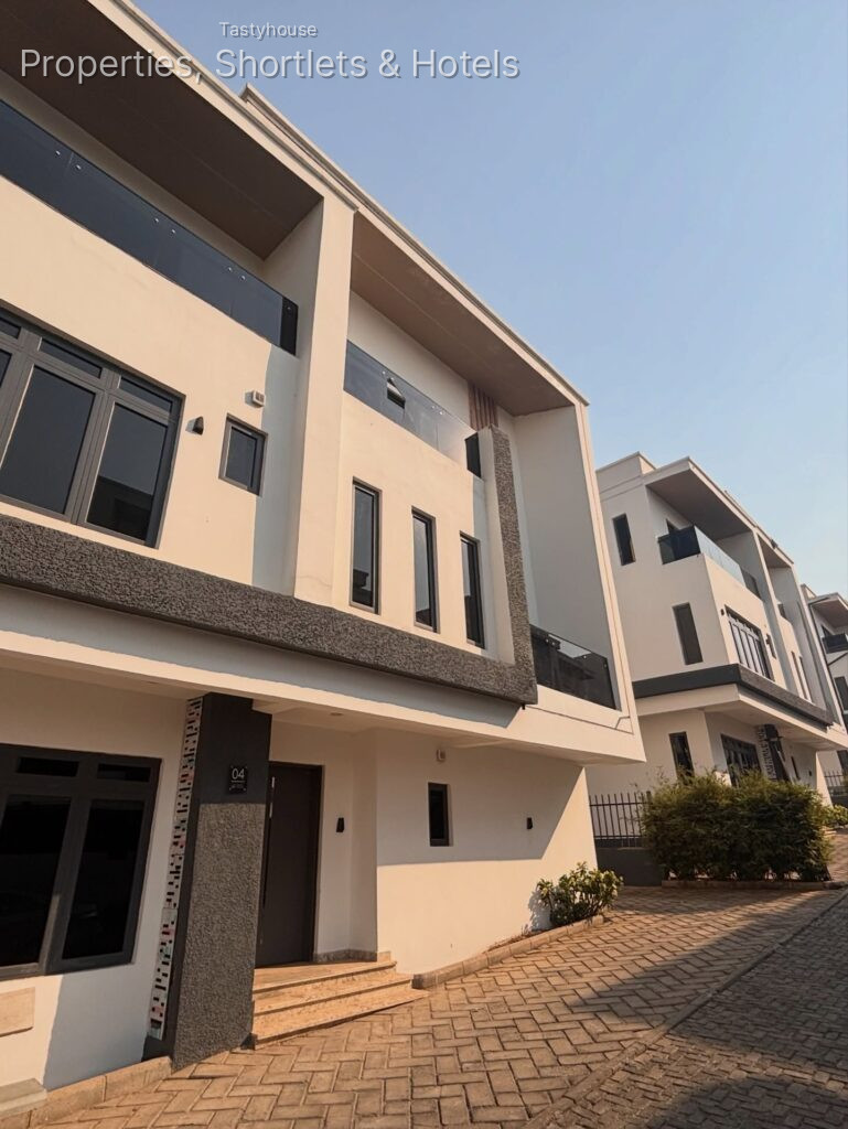 BRAND NEW PREMIUM5 BEDROOM & BỌ