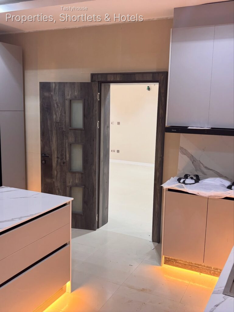 BRAND NEW PREMIUM5 BEDROOM & BỌ