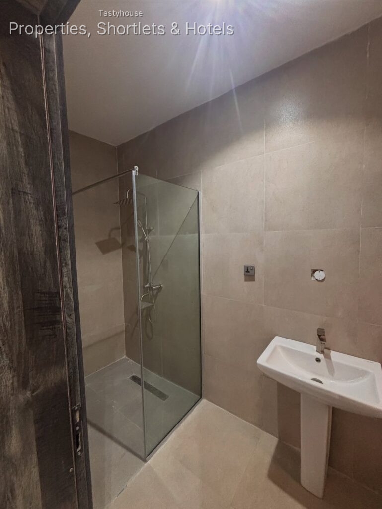 BRAND NEW PREMIUM5 BEDROOM & BỌ