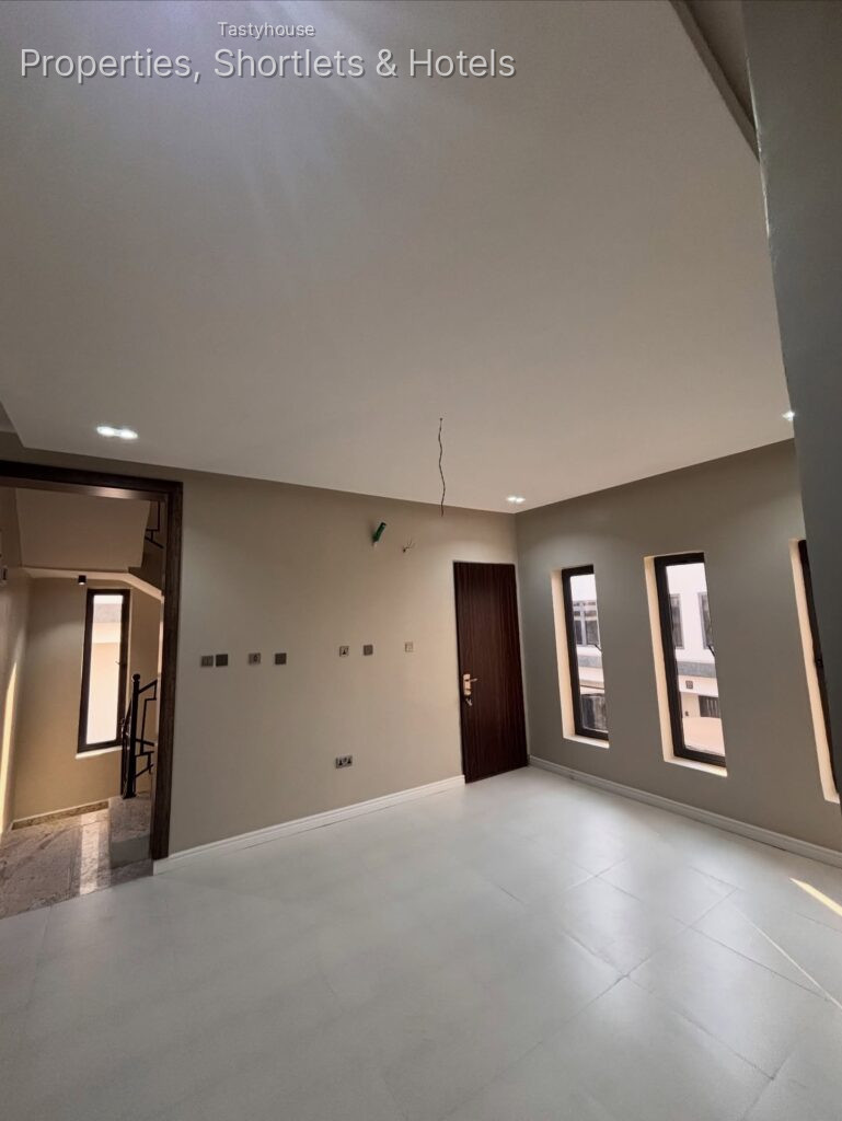 BRAND NEW PREMIUM5 BEDROOM & BỌ