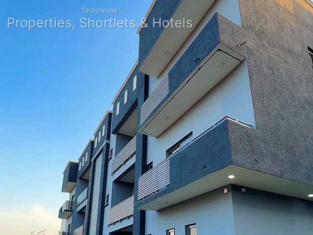 Furnished and serviced 3 bedroom apartment