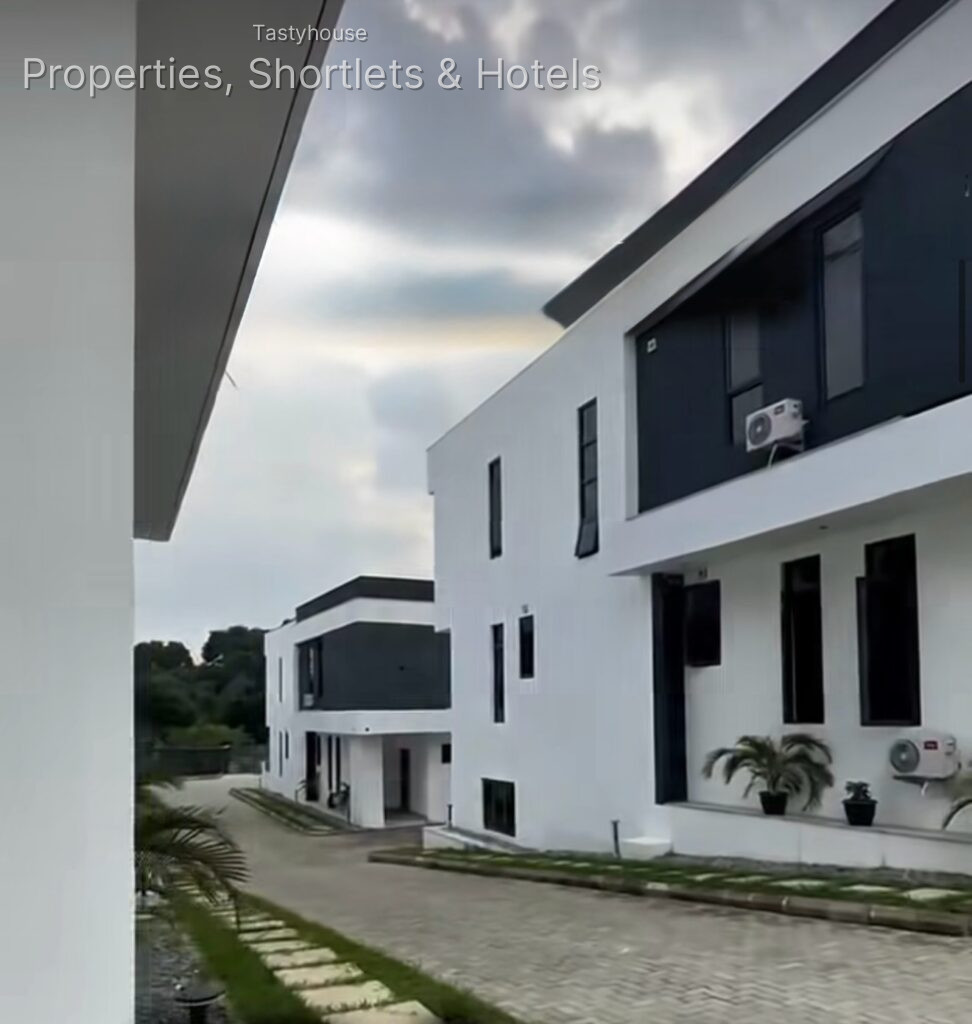 5 – bedroom detached duplex