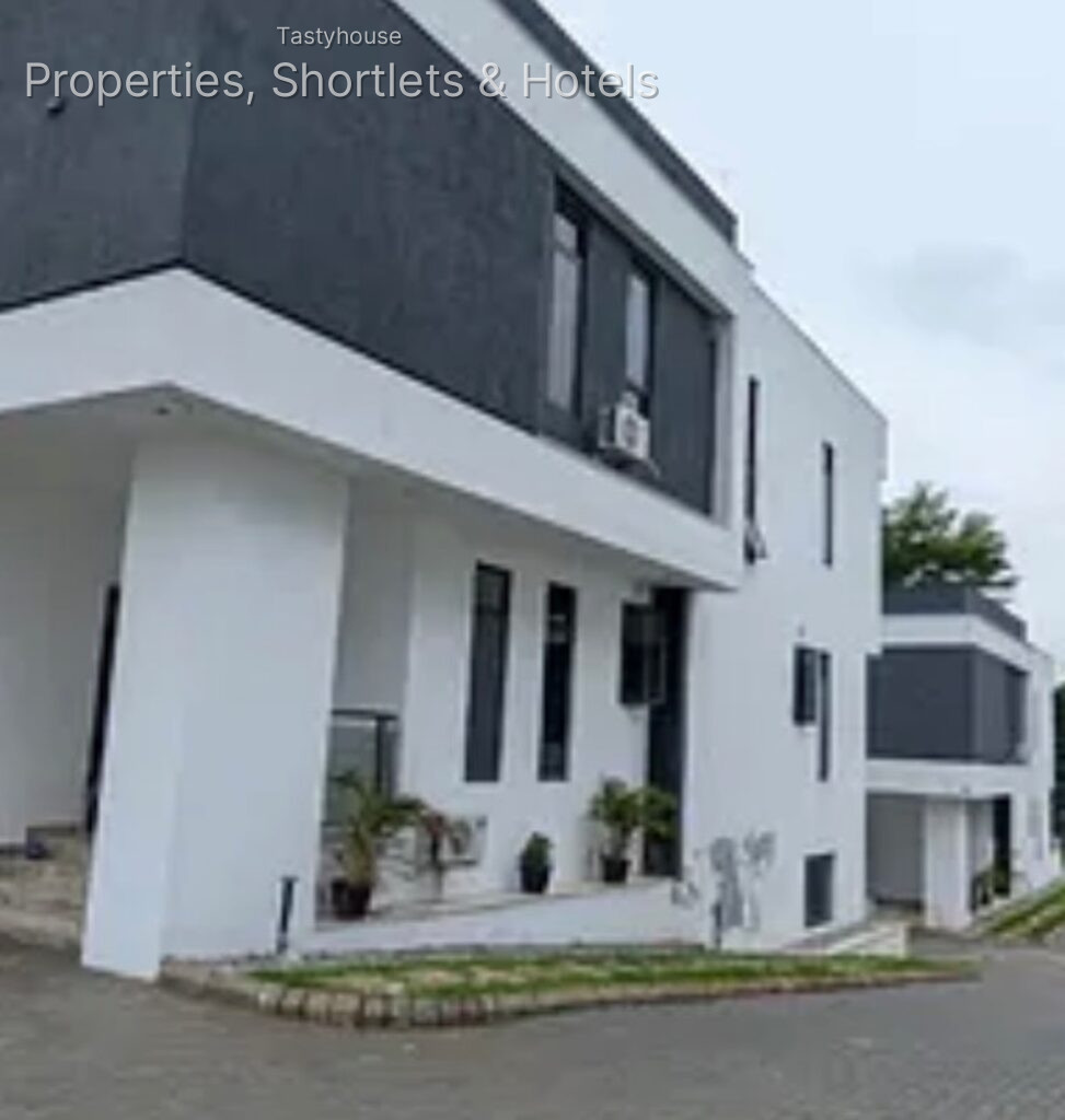5 – bedroom detached duplex