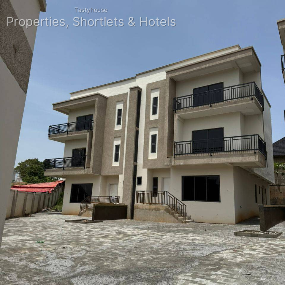 4 BEDROOM SEMI-DETACHED DUPLEX