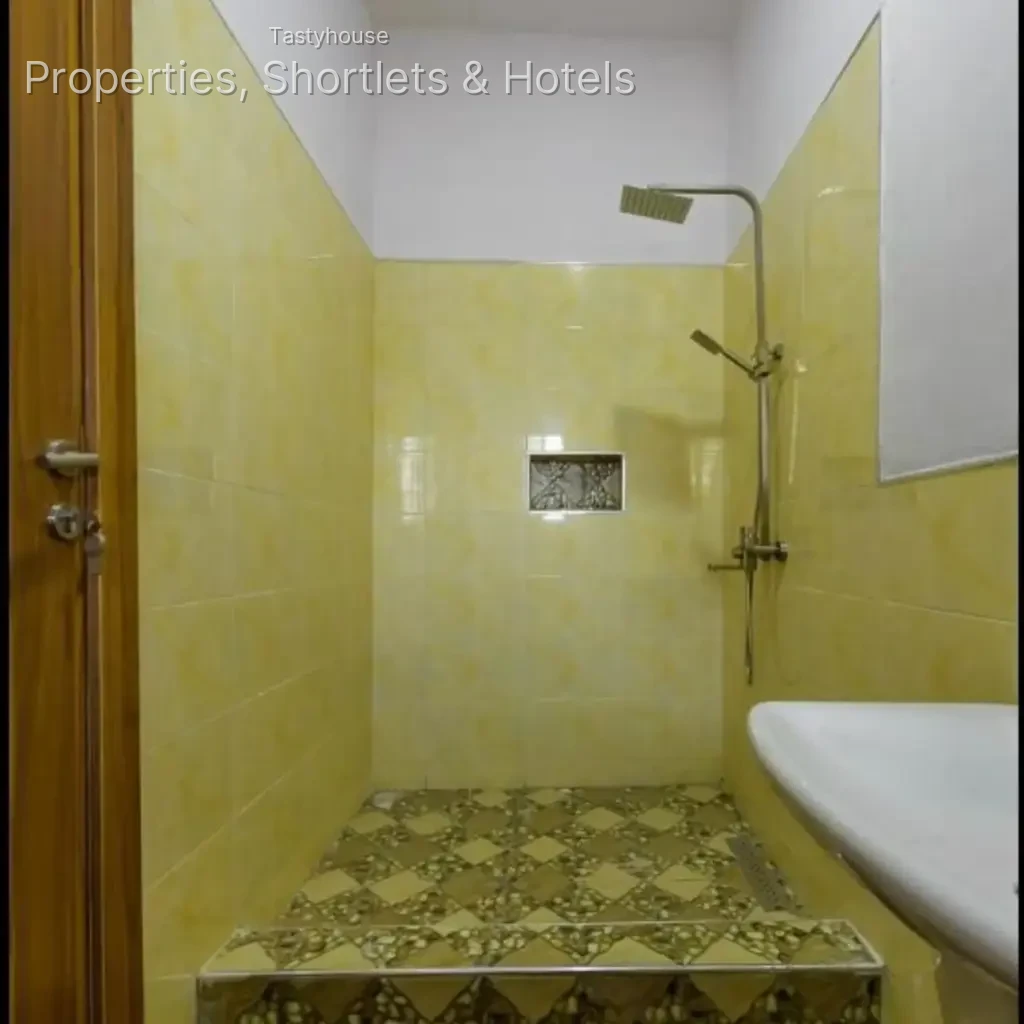 2 BEDROOM FULLY SERVICED APARTMENT