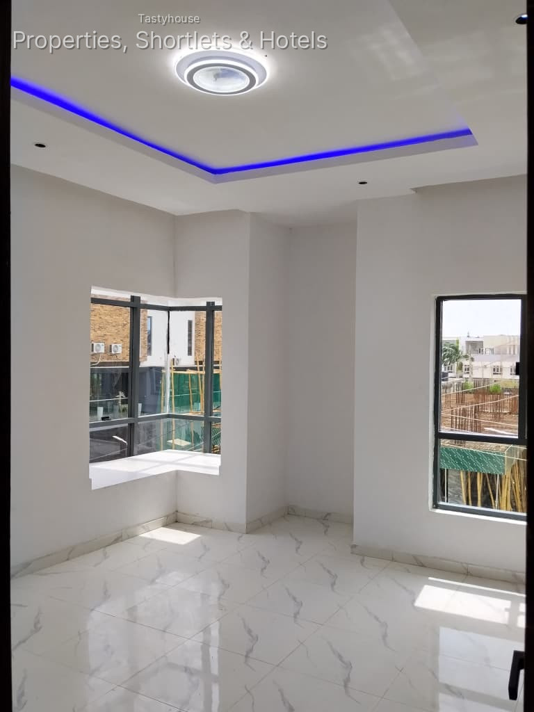 Brand New Premium 5-Bedroom Detached House