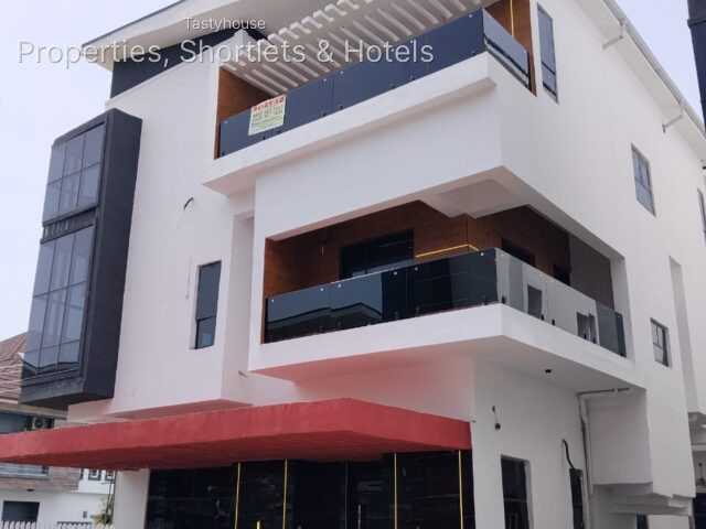 Brand New Premium 5-Bedroom Detached House