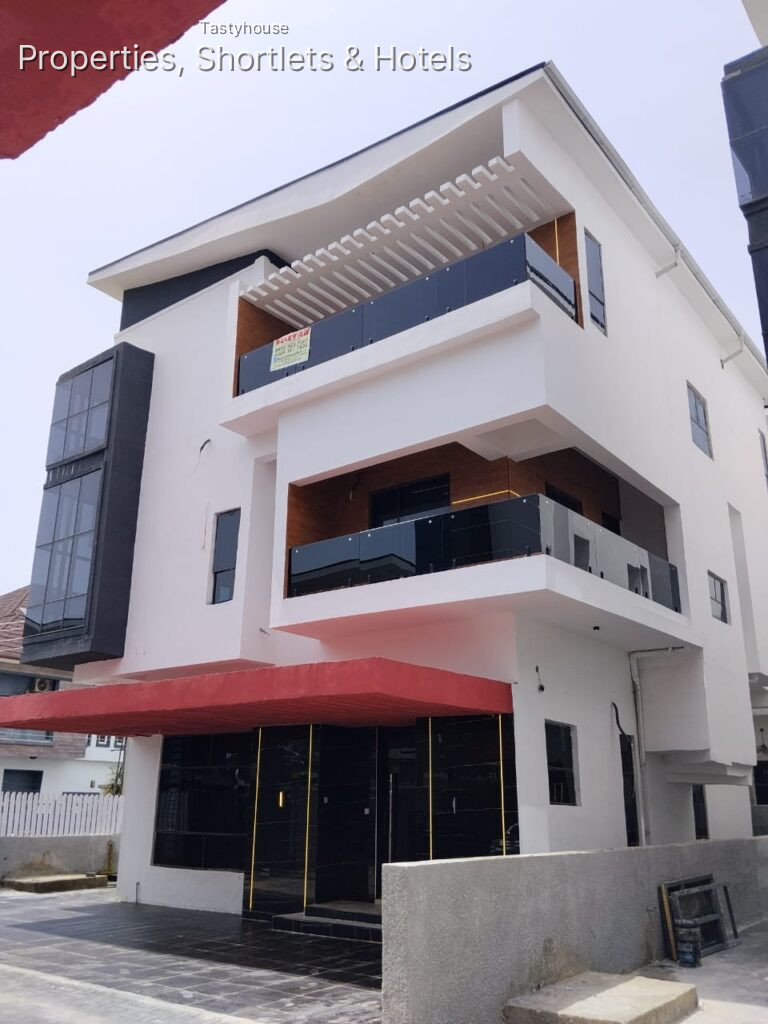 Brand New Premium 5-Bedroom Detached House