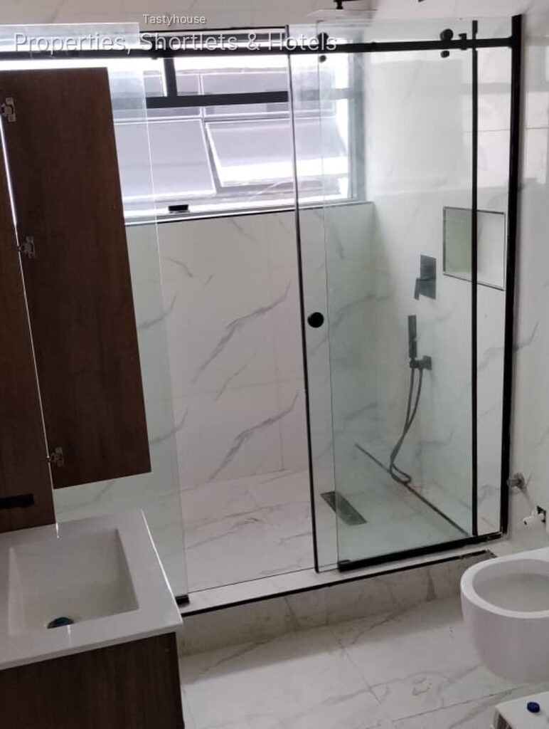Brand New Premium 5-Bedroom Detached House