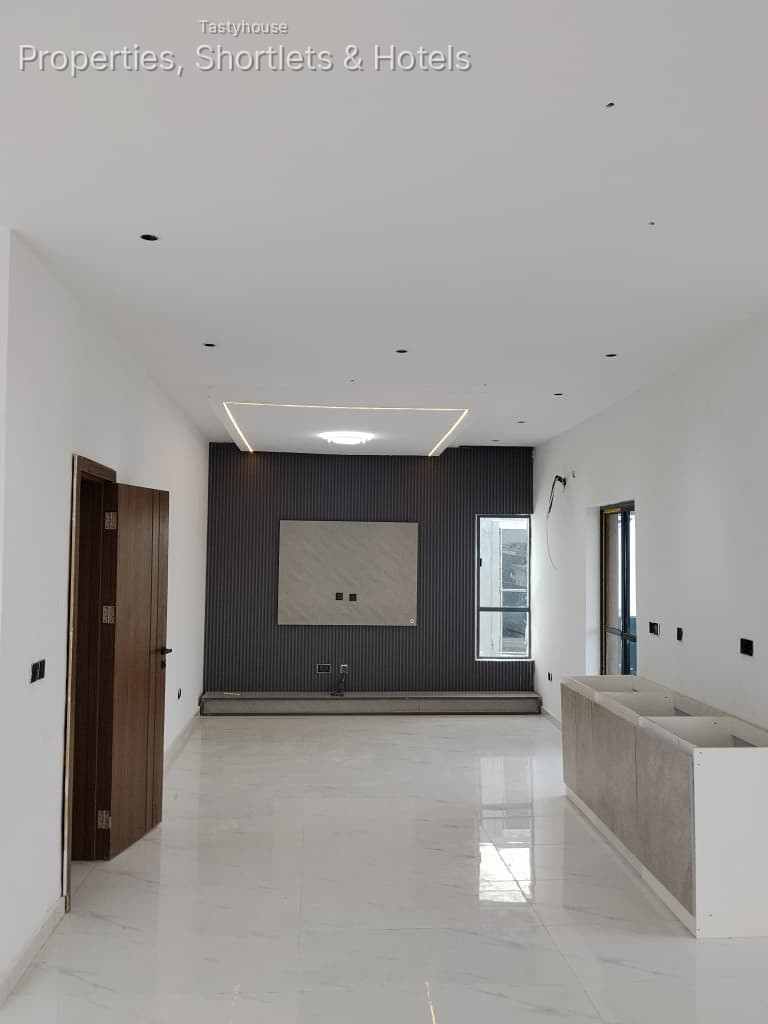 Brand New Premium 5-Bedroom Detached House