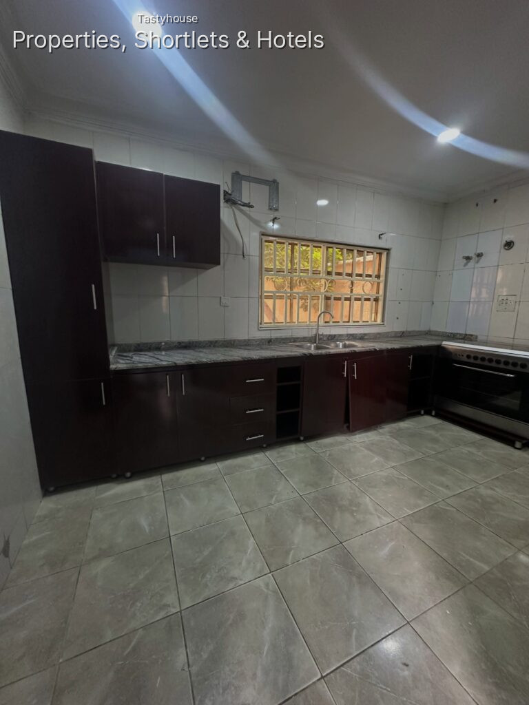 4-BEDROOM TERRACE DUPLEX