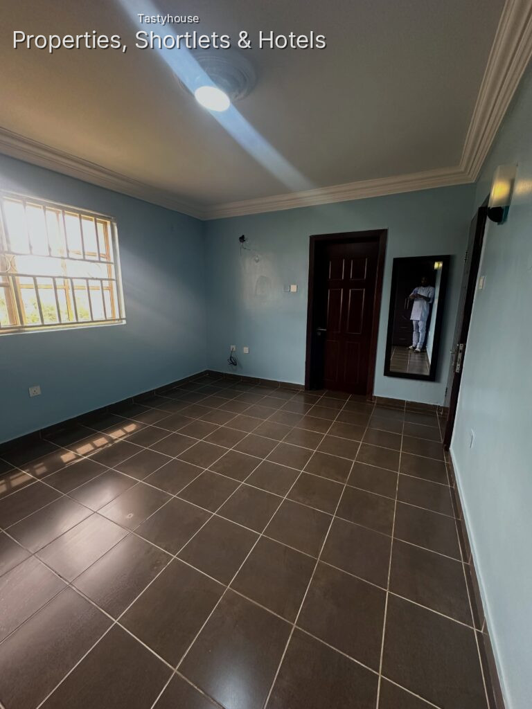 4-BEDROOM TERRACE DUPLEX