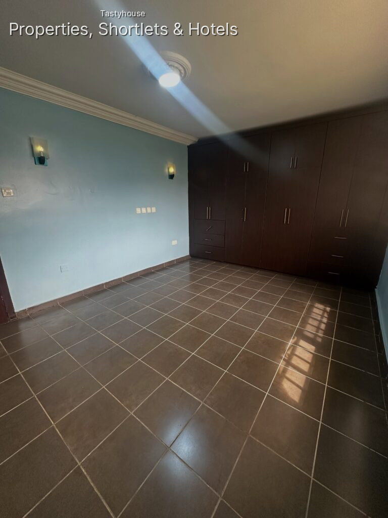 4-BEDROOM TERRACE DUPLEX