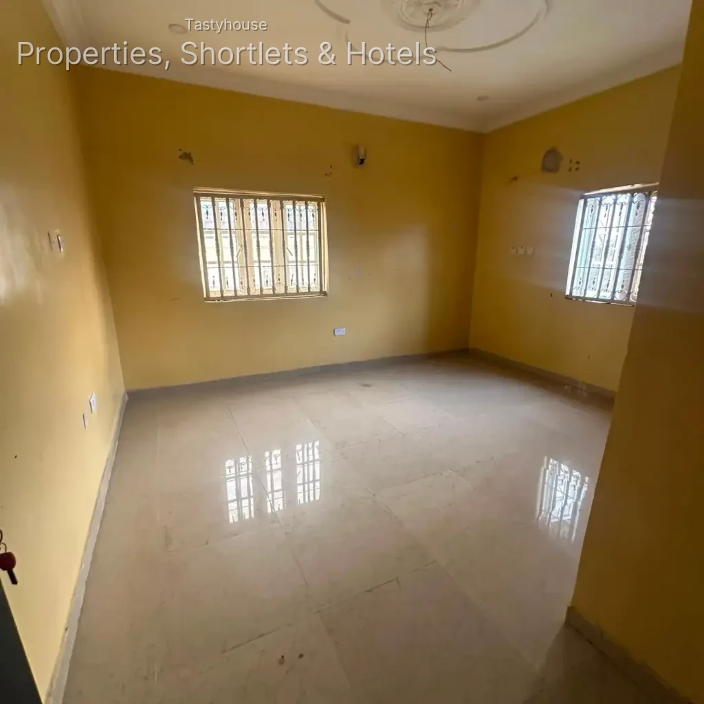 4 bedroomfully detached duplex with bq