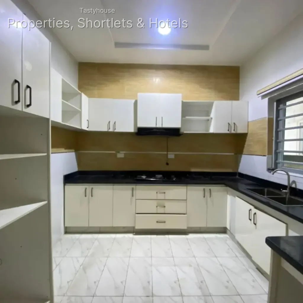Amazing 4 bedroom semi-detached duplex