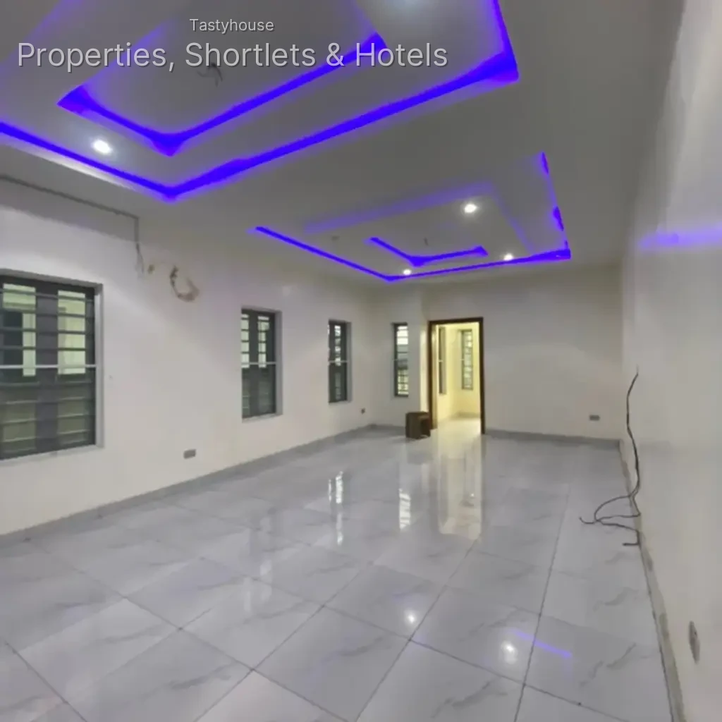 Amazing 4 bedroom semi-detached duplex