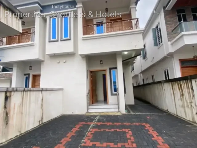 Amazing 4 bedroom semi-detached duplex