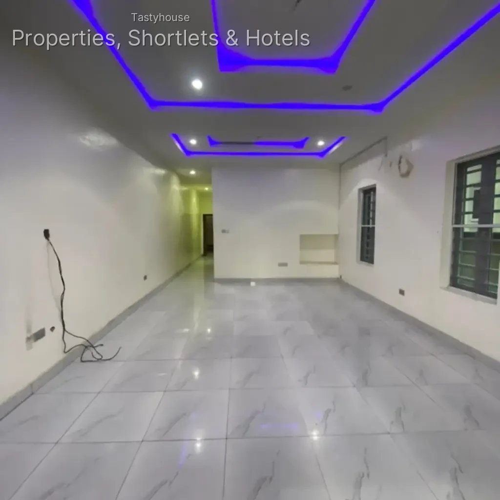 Amazing 4 bedroom semi-detached duplex