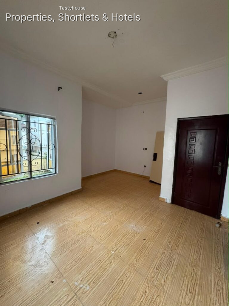 Spacious Self Contain Shared Apartment
