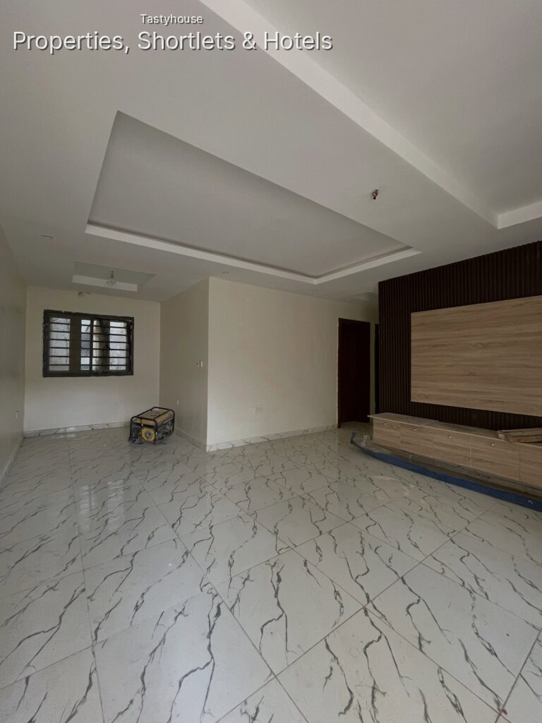 3bedroom block of flat