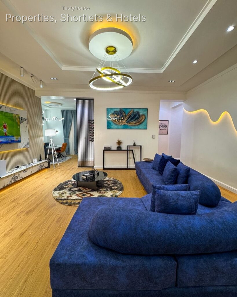 FULLY FURNISHED & SERVICED 3-BEDROOMAPARTMENT