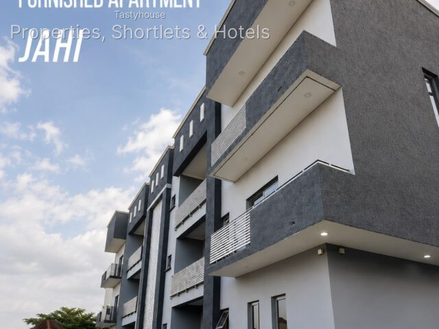 FULLY FURNISHED & SERVICED 3-BEDROOMAPARTMENT