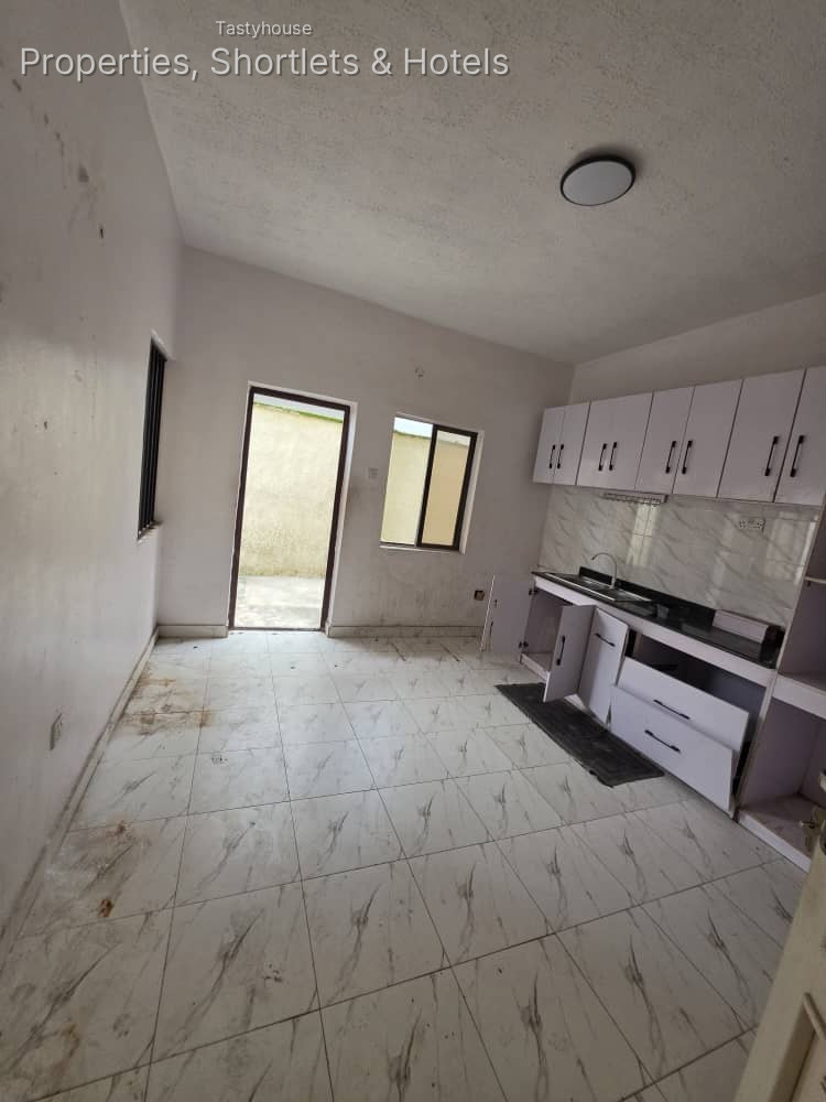 4bedroom semi detached duplex