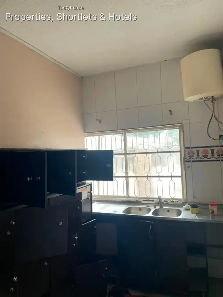 5 bedroom semi detached duplex with 2 rooms BỌ
