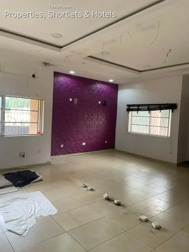 5 bedroom semi detached duplex with 2 rooms BỌ
