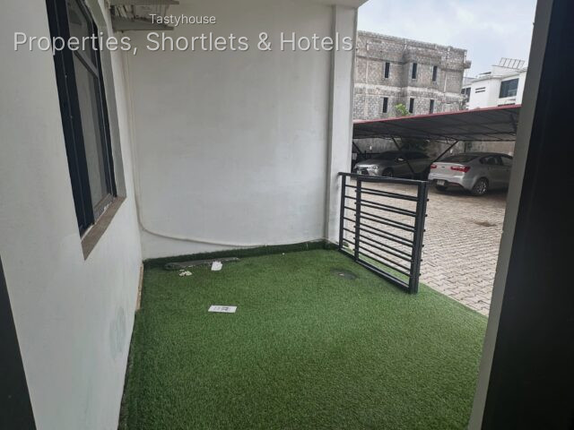 Newly renovated 3bedrooms apartments