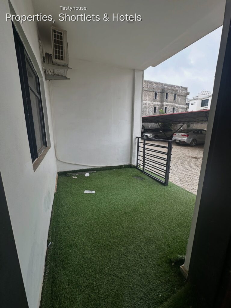Newly renovated 3bedrooms apartments