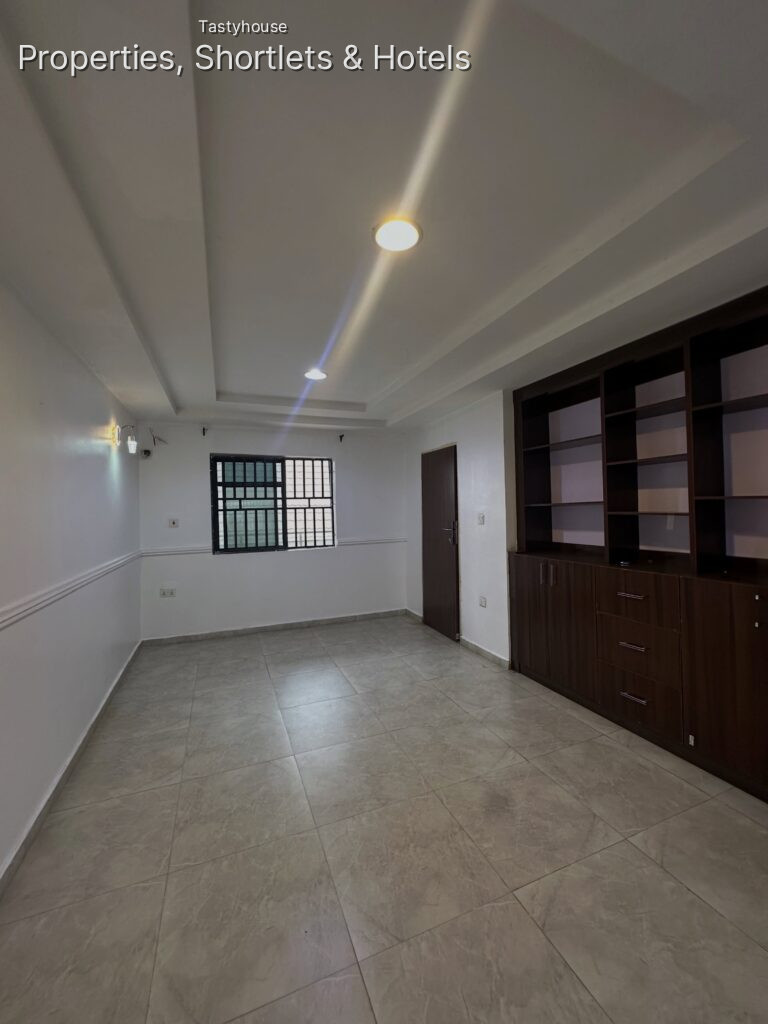 Newly renovated 3bedrooms apartments