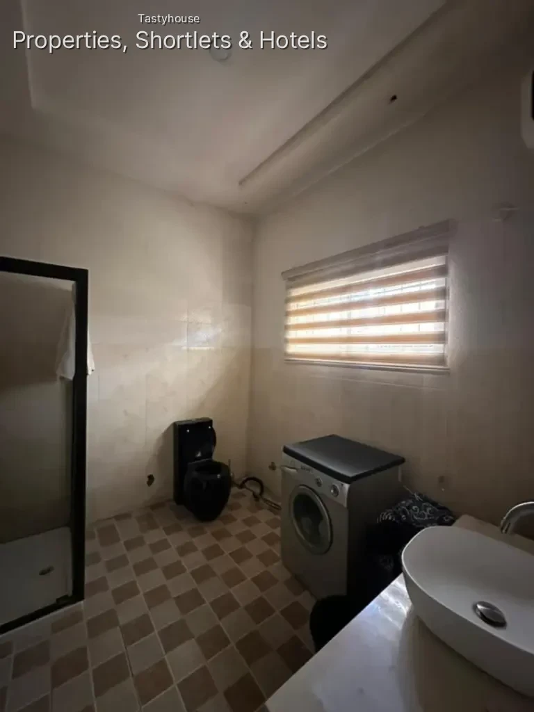Furnished 3-bedroom Terrace Duplex