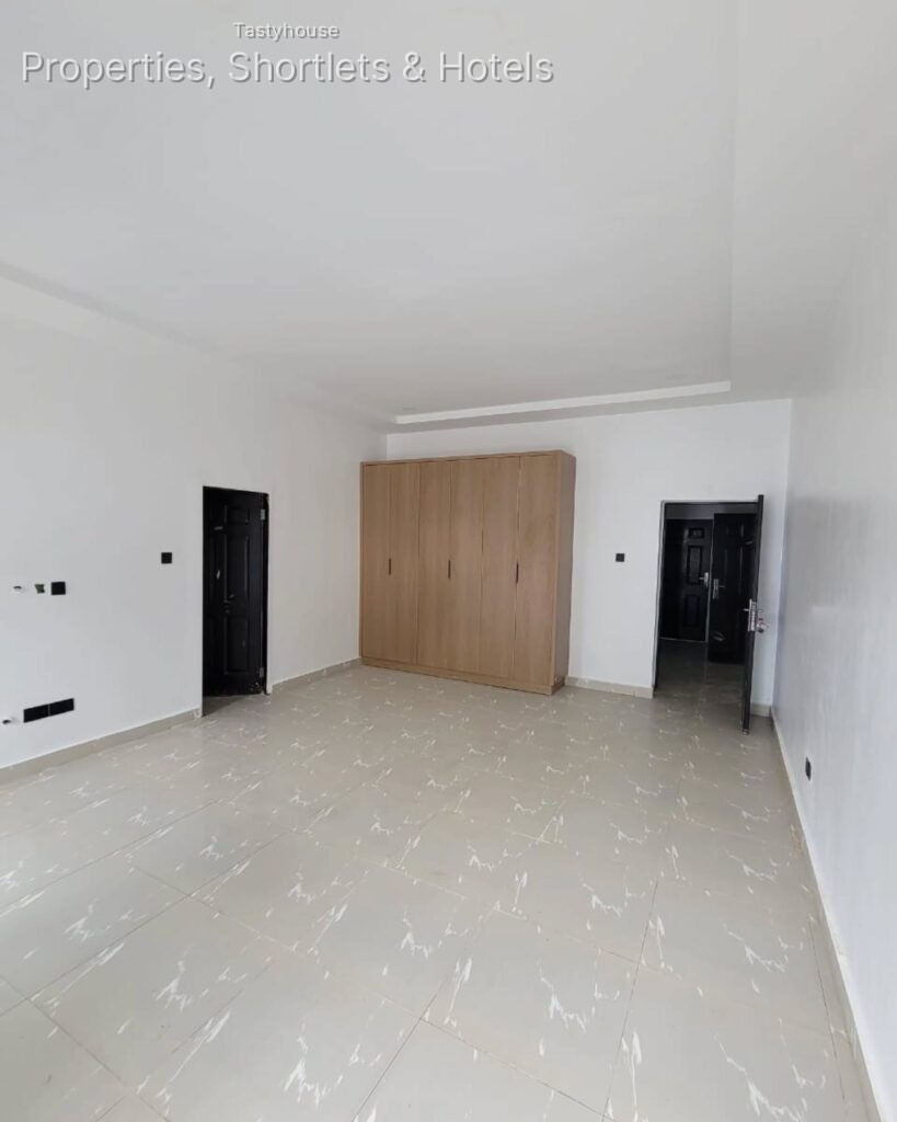Newly built 3 bedroom flat