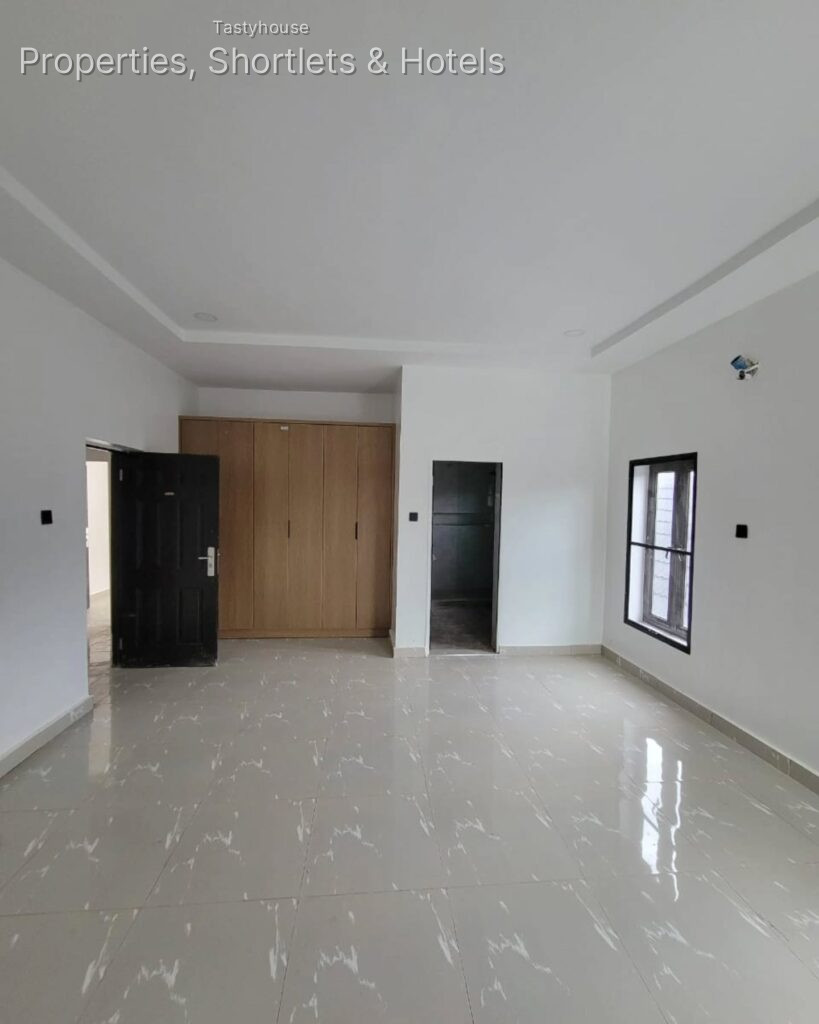 Newly built 3 bedroom flat