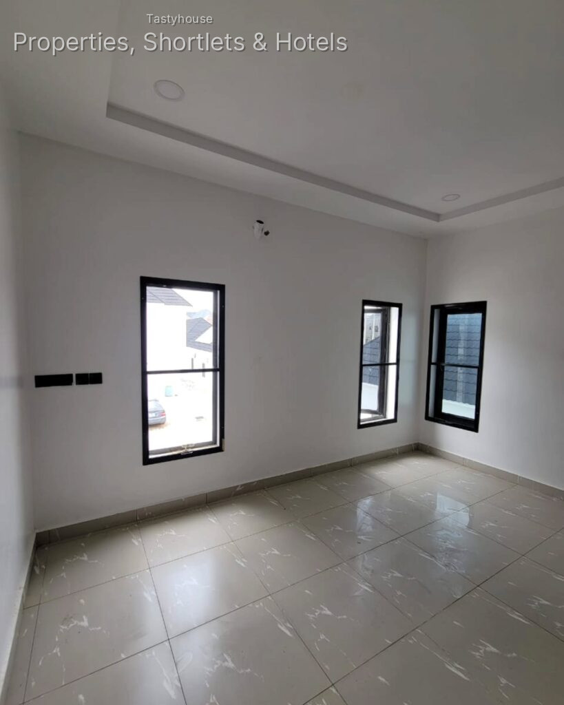 Newly built 3 bedroom flat