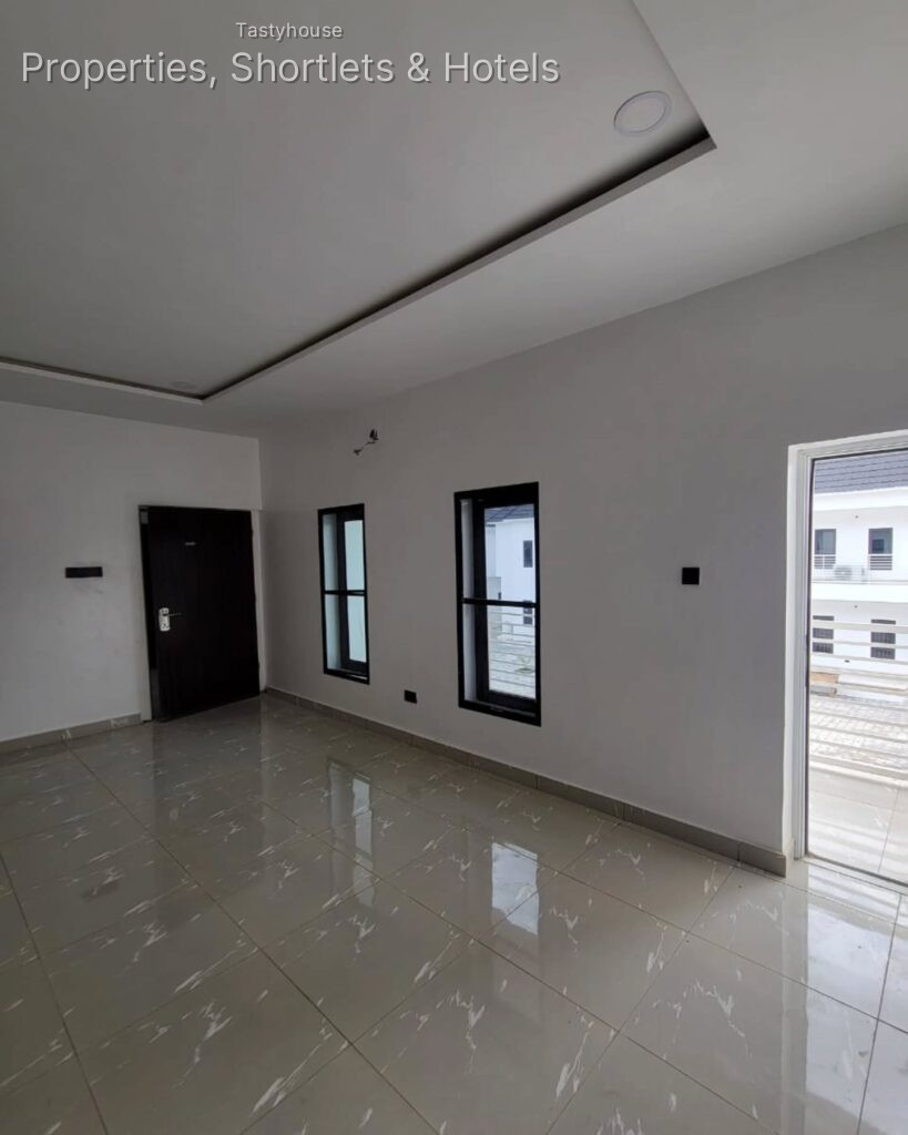 Newly built 3 bedroom flat